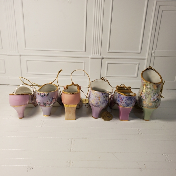 Bradford Edition Heirloom Porcelain Shoe Ornaments - Picture 12 of 14
